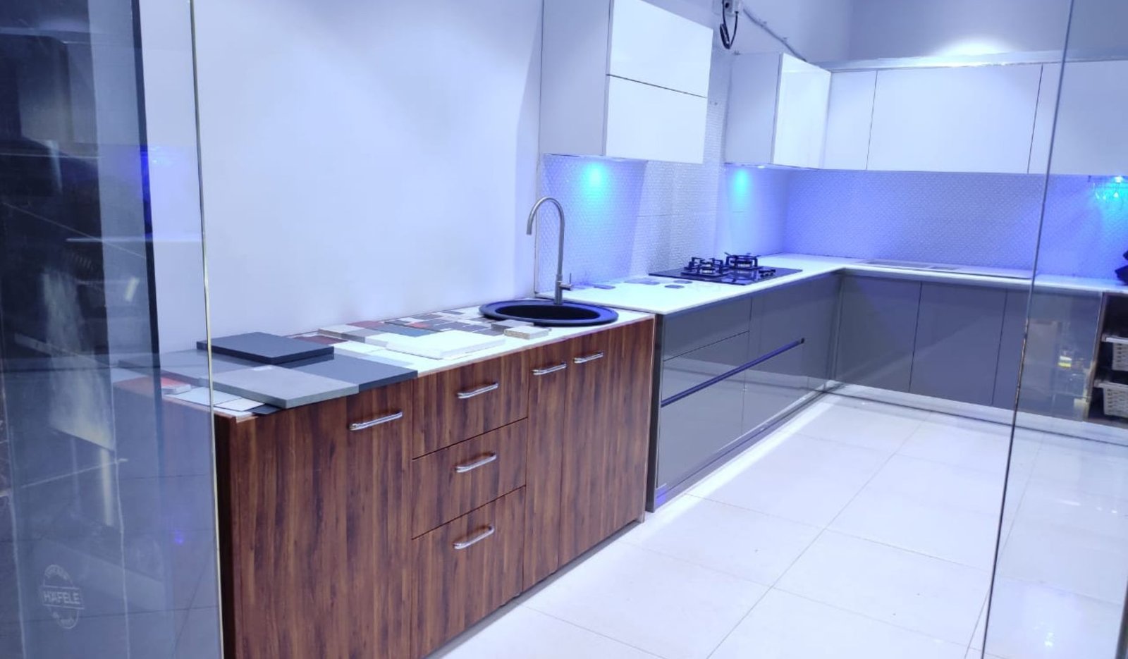 L-shaped Kitchen